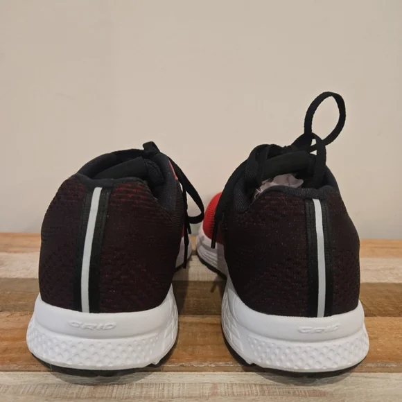 Saucony Breakthru 4 Men's Red Black Running Sneakers  Size 9 New No Insoles - Picture 7 of 10